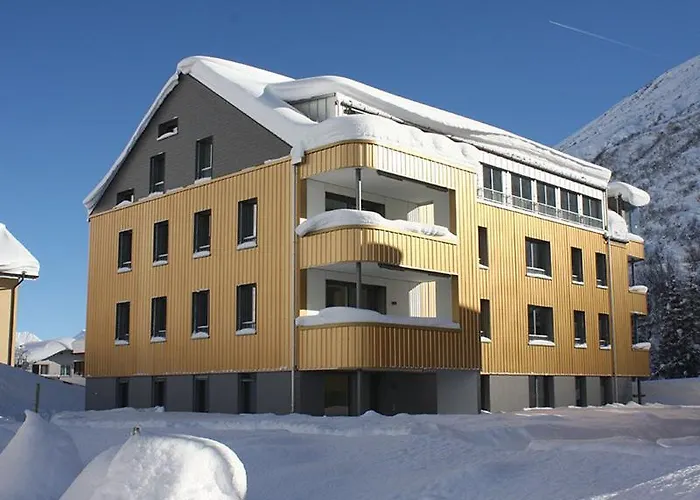 Realp-Andermatt 3,5 Locali Giardino Privato In Mezzo La Natura, Spettacolare Per Appassionati Montanbike, Pesca Ecc In Inverno Fai Sci Di Fondo Dal Giardino E Con Il Treno Davanti A Casa Si Raggiunge In 5Min Il Comprensorio Scistico Di Andermatt