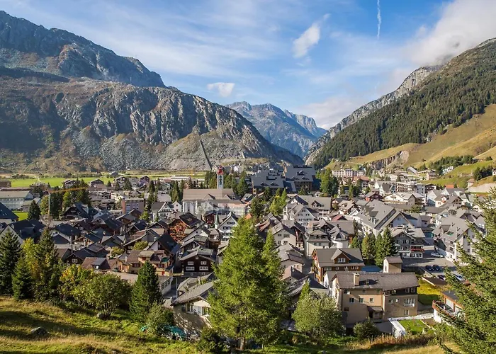 Realp-Andermatt 3,5 Locali Giardino Privato In Mezzo La Natura, Spettacolare Per Appassionati Montanbike, Pesca Ecc In Inverno Fai Sci Di Fondo Dal Giardino E Con Il Treno Davanti A Casa Si Raggiunge In 5Min Il Comprensorio Scistico Di Andermatt