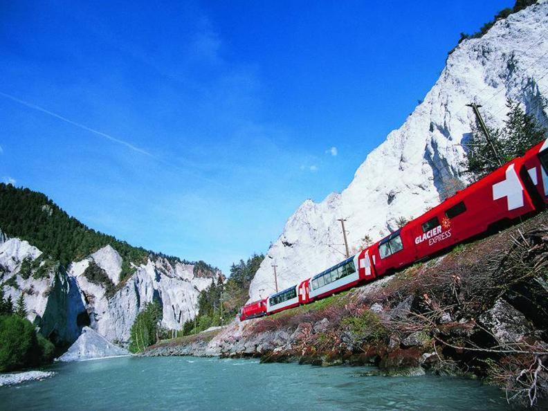 Apartment Realp-andermatt Nature Retreat: Mountain Biking, Skiing, And Scenic Train Access *