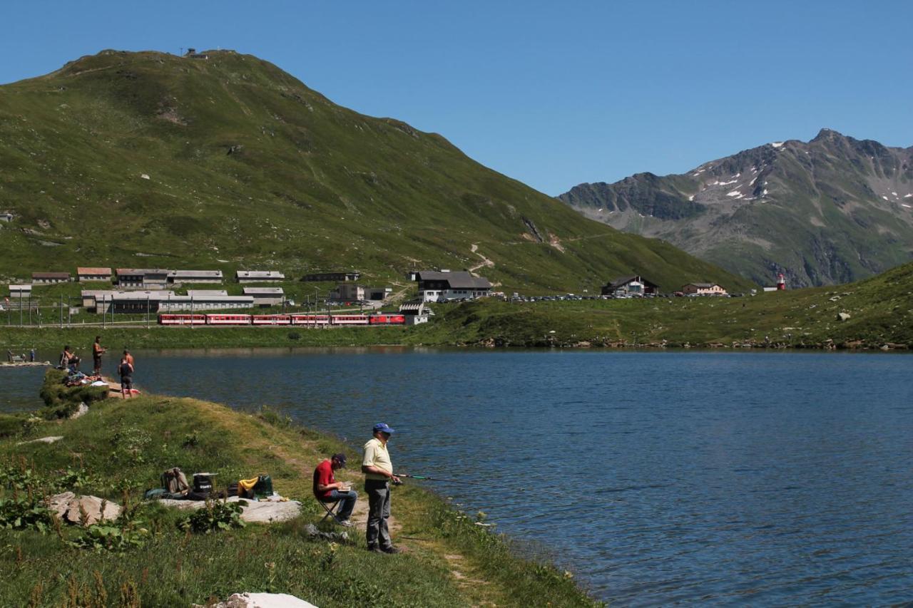 Apartment Realp-andermatt Nature Retreat: Mountain Biking, Skiing, And Scenic Train Access Realp