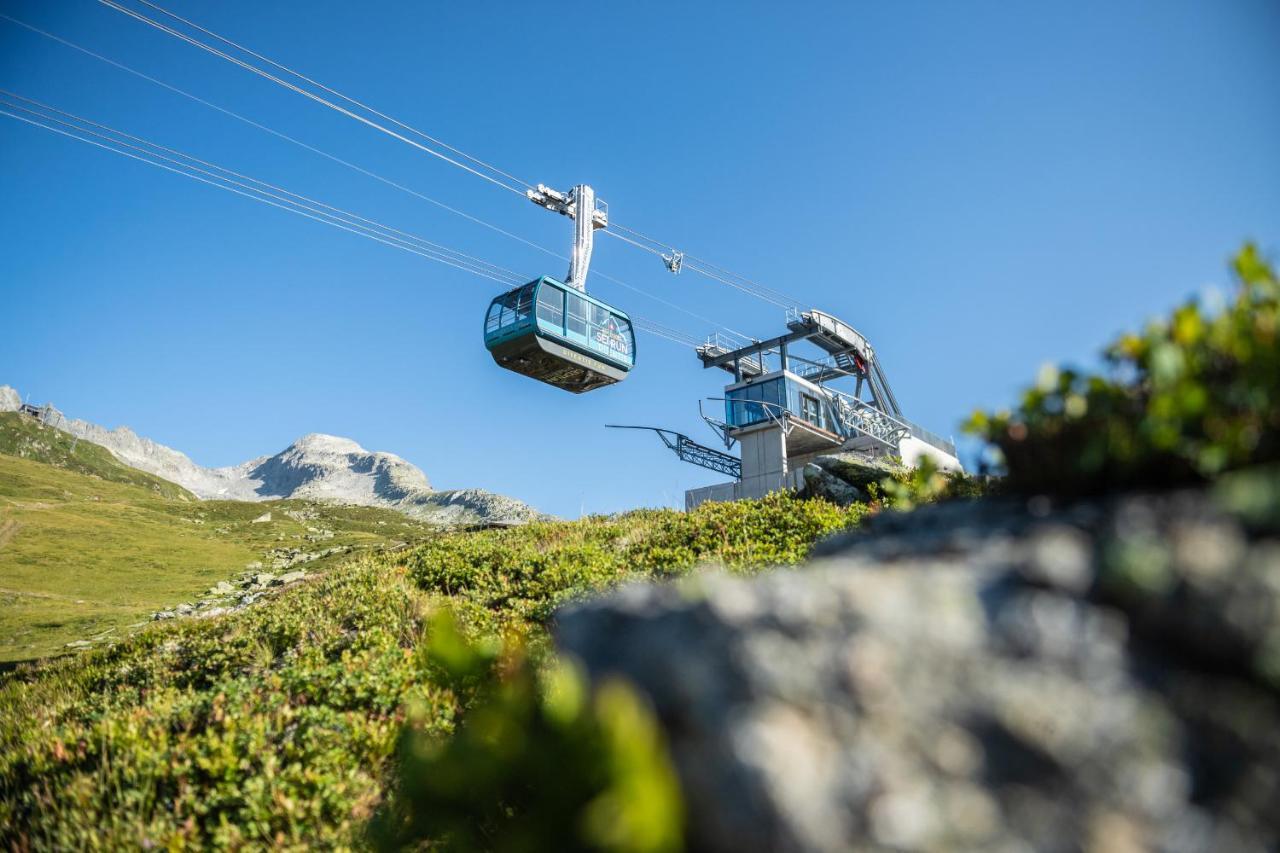 Realp-andermatt Nature Retreat: Mountain Biking, Skiing, And Scenic Train Access *
